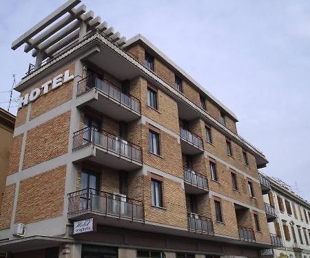 Hotel Traghetto Civitavecchia Kültér fotó