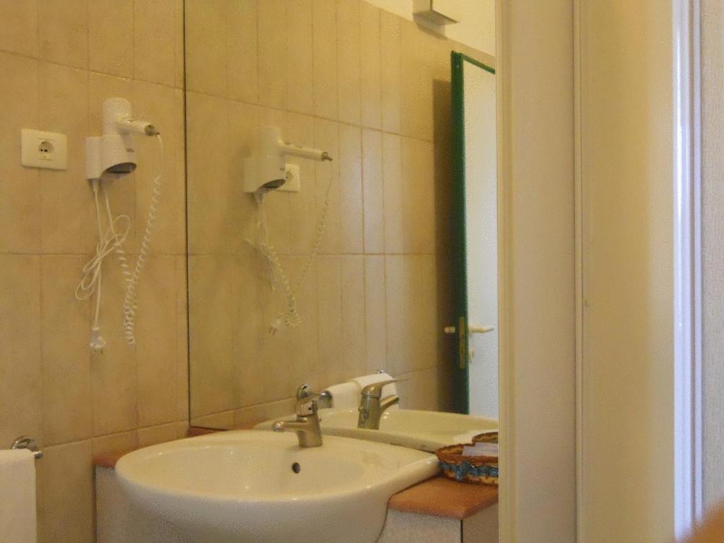 Hotel Traghetto Civitavecchia Kültér fotó