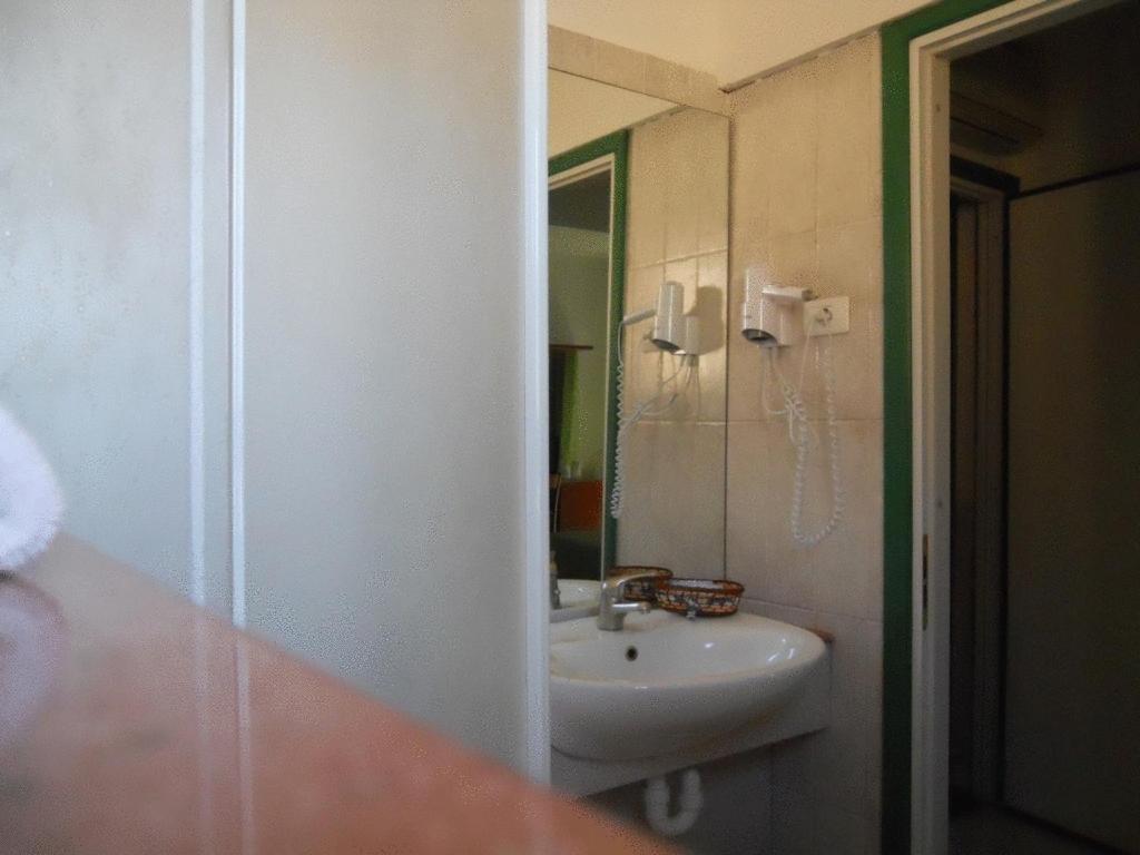 Hotel Traghetto Civitavecchia Kültér fotó